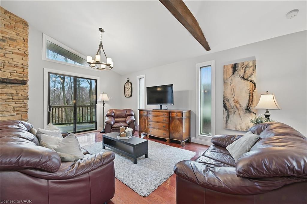 768 King Road, Burlington, ON - Indoor Photo Showing Living Room
