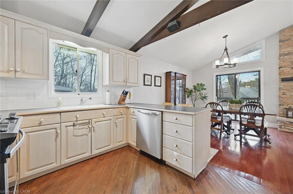 768 King Road, Burlington, ON - Indoor Photo Showing Kitchen