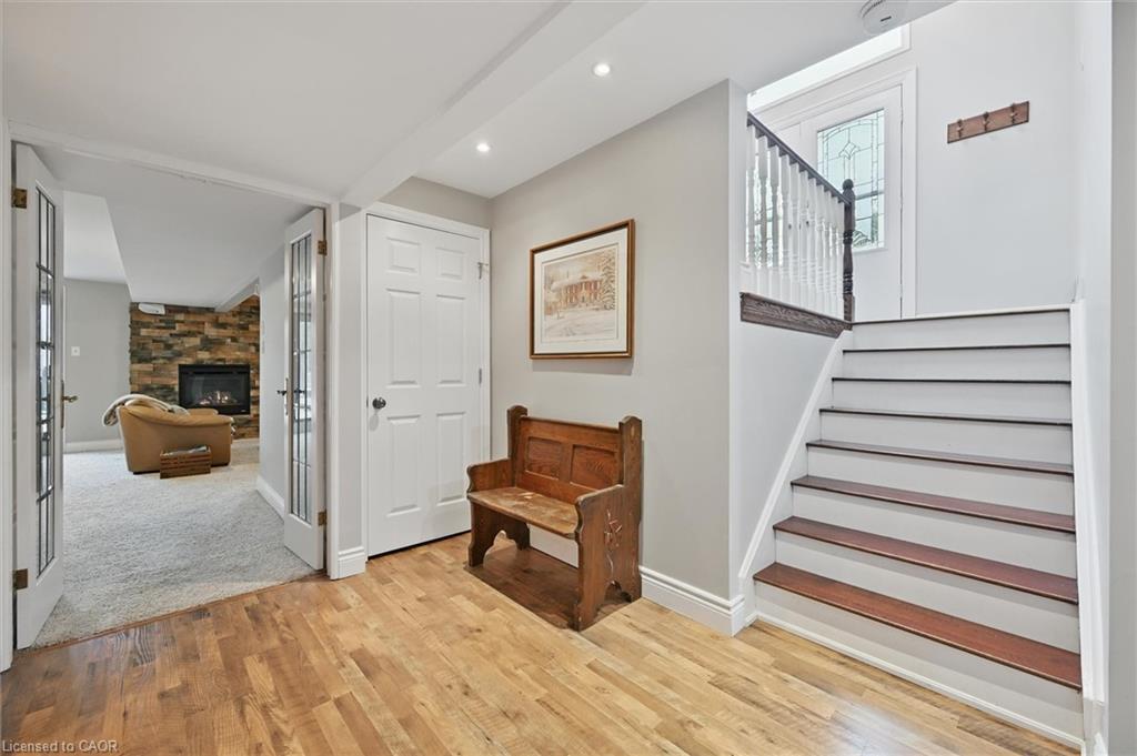 768 King Road, Burlington, ON - Indoor Photo Showing Other Room