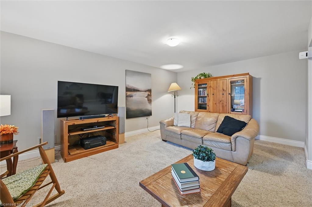 768 King Road, Burlington, ON - Indoor Photo Showing Living Room