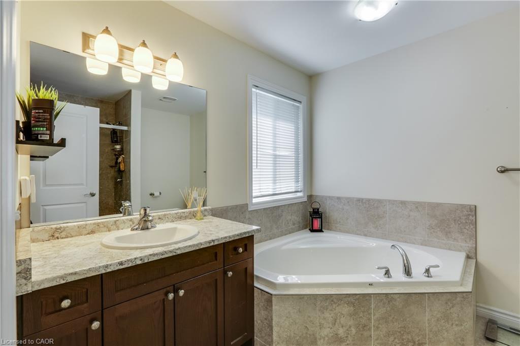 10-3423 Castle Rock Place, London, ON - Indoor Photo Showing Bathroom