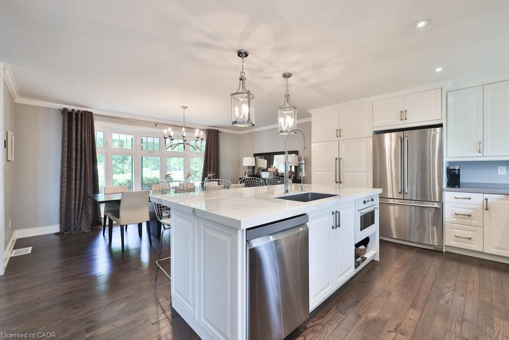 3530 Walmer Road, Burlington, ON - Indoor Photo Showing Kitchen With Upgraded Kitchen
