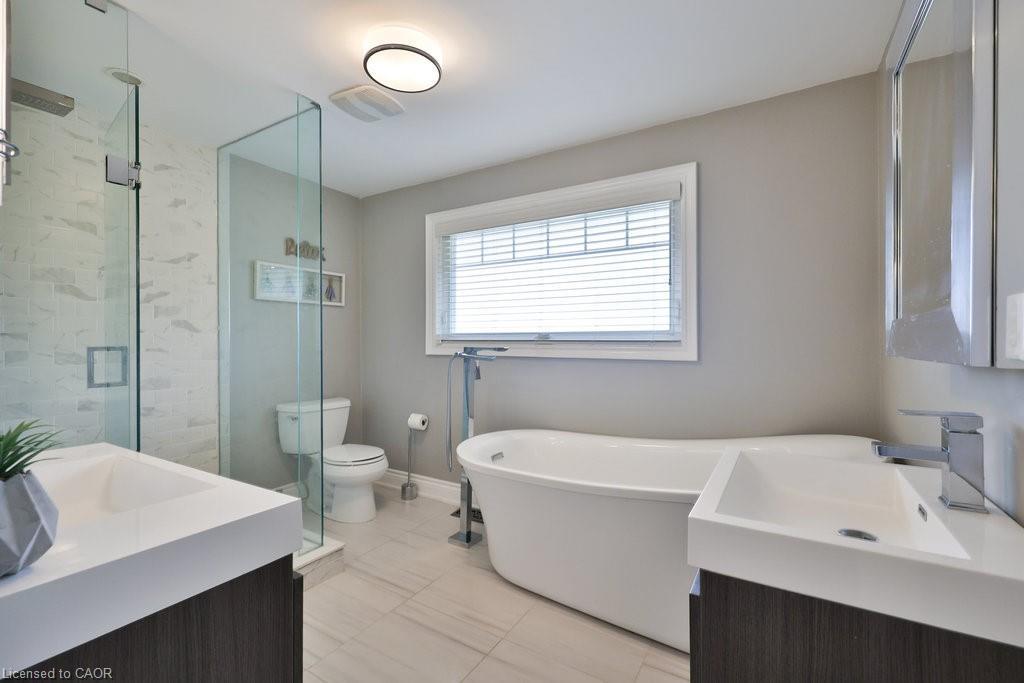 3530 Walmer Road, Burlington, ON - Indoor Photo Showing Bathroom