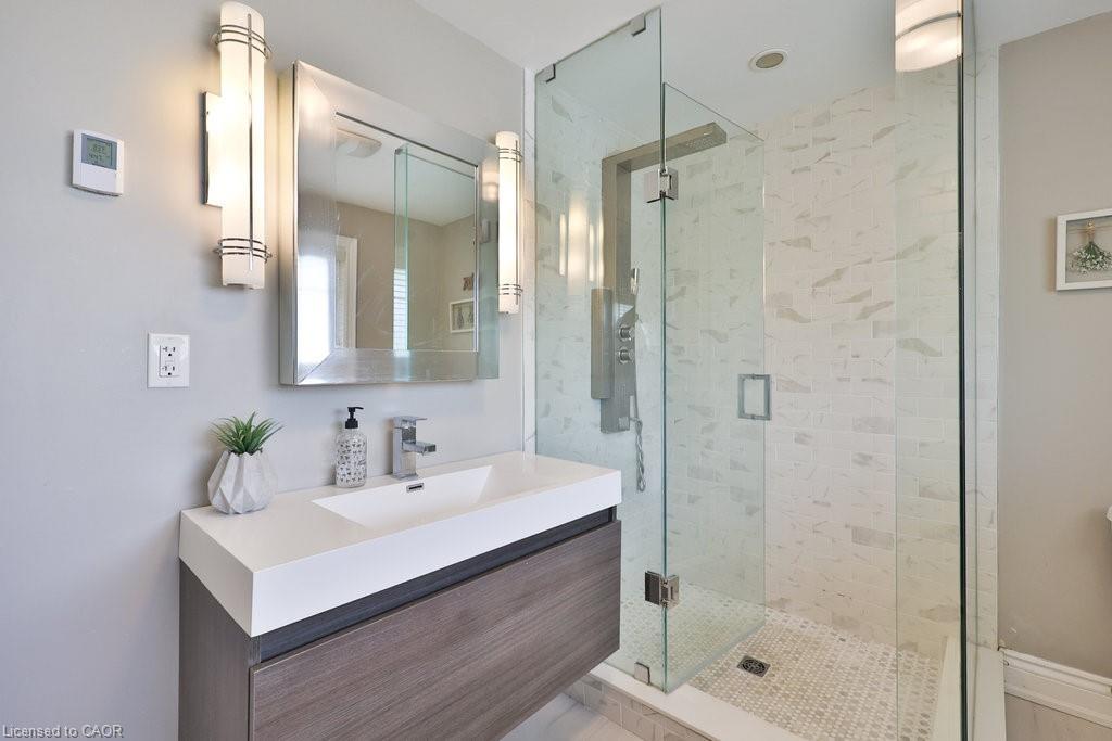 3530 Walmer Road, Burlington, ON - Indoor Photo Showing Bathroom