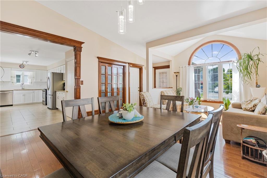 46 Foxhill Crescent, St. Catharines, ON - Indoor Photo Showing Dining Room