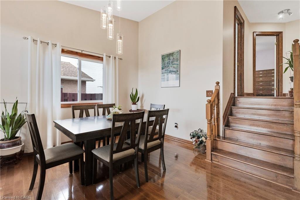 46 Foxhill Crescent, St. Catharines, ON - Indoor Photo Showing Dining Room