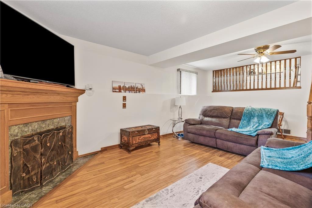 46 Foxhill Crescent, St. Catharines, ON - Indoor Photo Showing Living Room With Fireplace