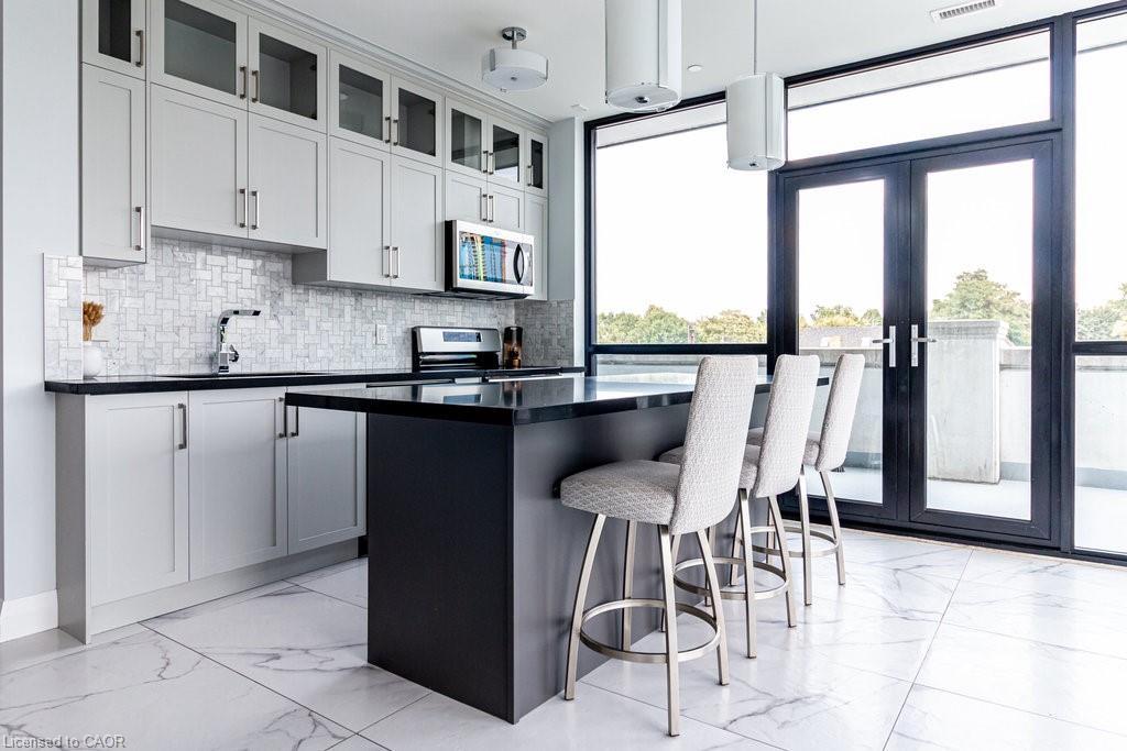 312-101 Locke Street S, Hamilton, ON - Indoor Photo Showing Kitchen With Upgraded Kitchen