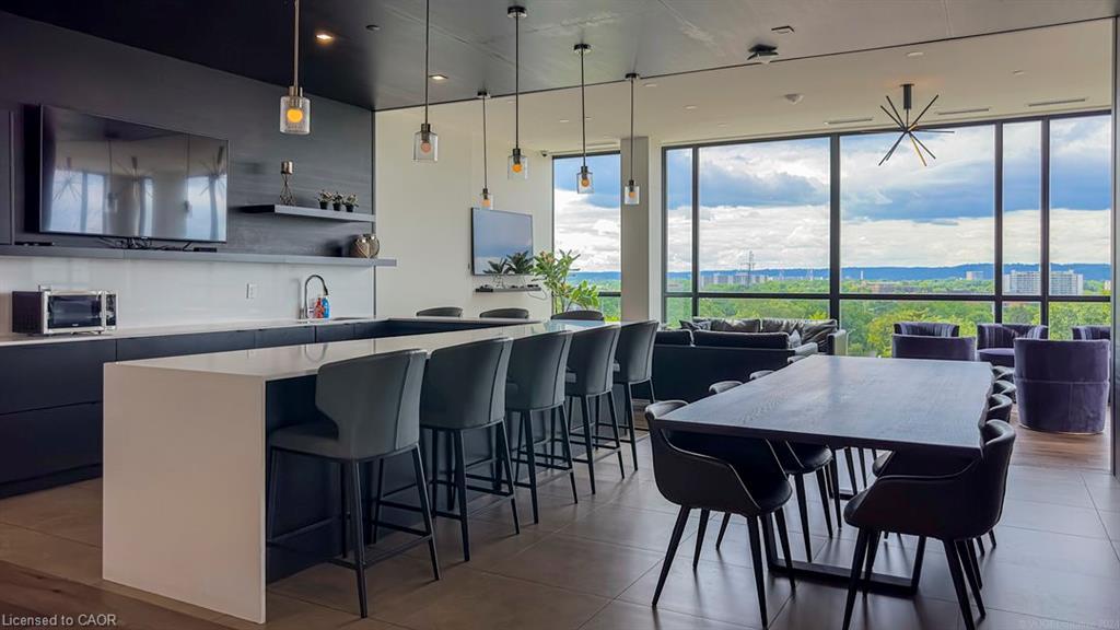 312-101 Locke Street S, Hamilton, ON - Indoor