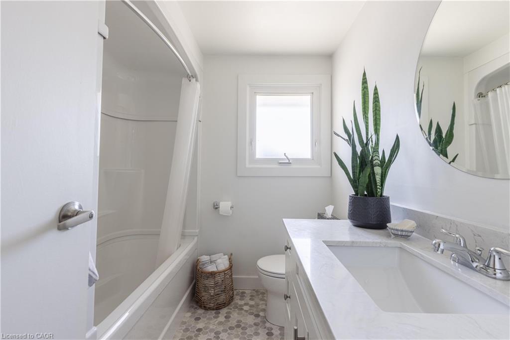 43-6767 Thorold Stone Road, Niagara Falls, ON - Indoor Photo Showing Bathroom