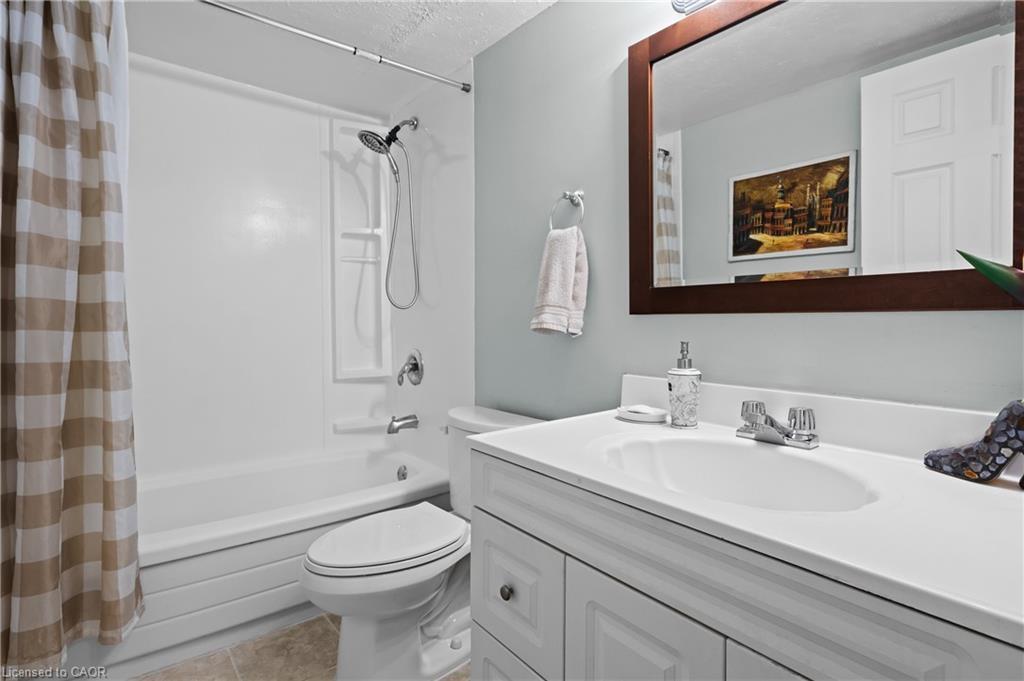801-359 Geneva Street, St. Catharines, ON - Indoor Photo Showing Bathroom
