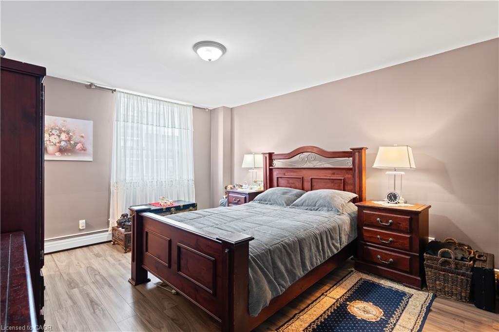 801-359 Geneva Street, St. Catharines, ON - Indoor Photo Showing Bedroom
