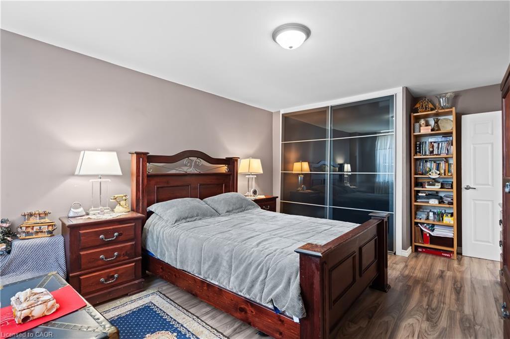 801-359 Geneva Street, St. Catharines, ON - Indoor Photo Showing Bedroom
