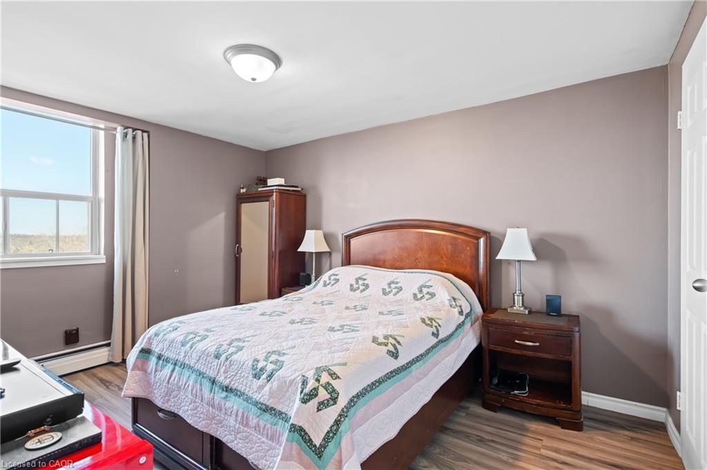 801-359 Geneva Street, St. Catharines, ON - Indoor Photo Showing Bedroom