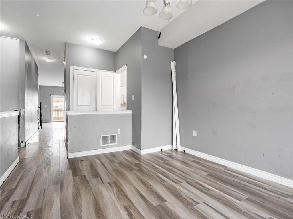 28-60 Bloom Crescent, Hamilton, ON - Indoor Photo Showing Other Room