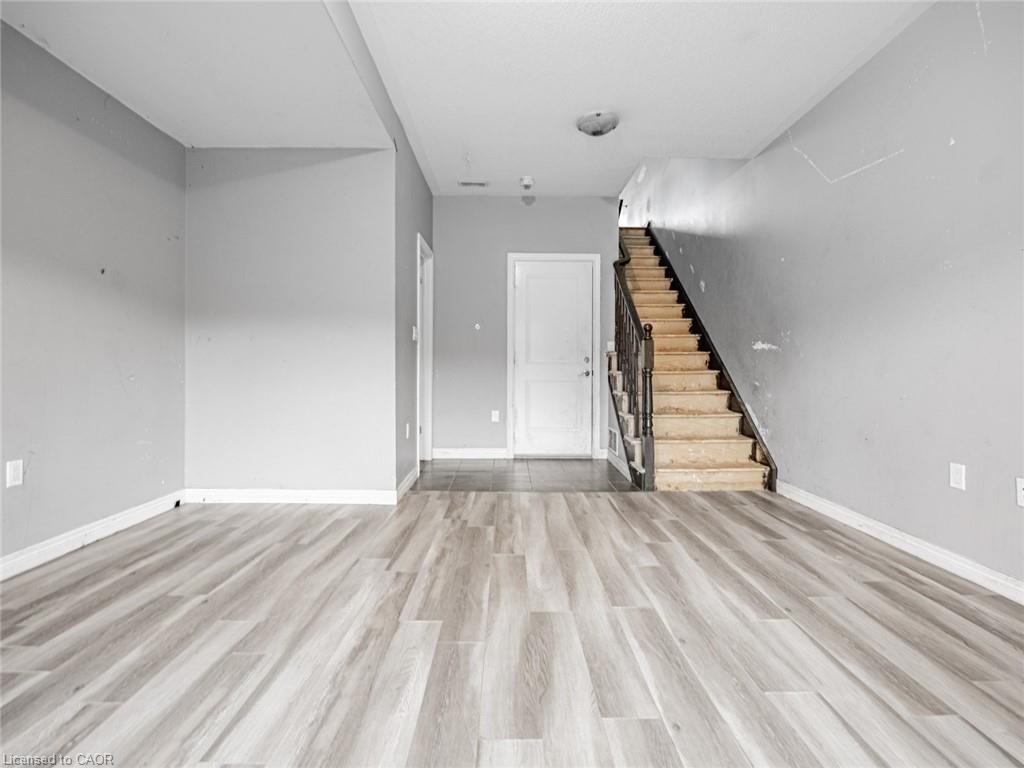 28-60 Bloom Crescent, Hamilton, ON - Indoor Photo Showing Other Room