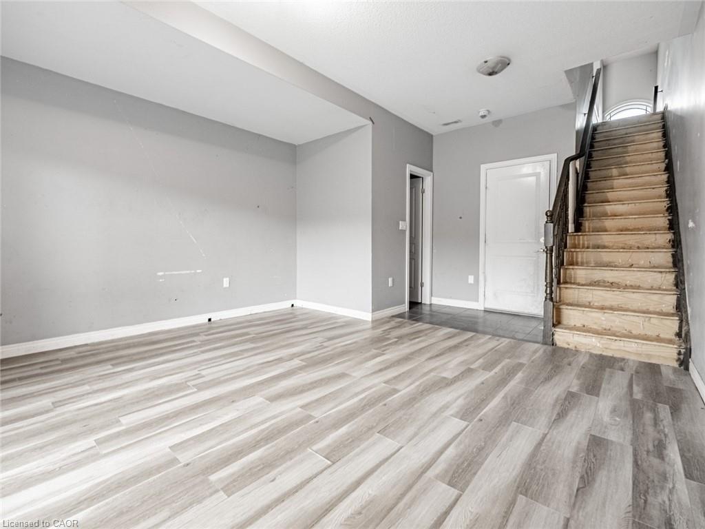 28-60 Bloom Crescent, Hamilton, ON - Indoor Photo Showing Other Room