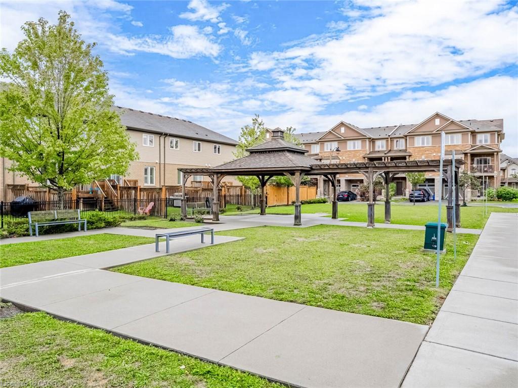 28-60 Bloom Crescent, Hamilton, ON - Outdoor