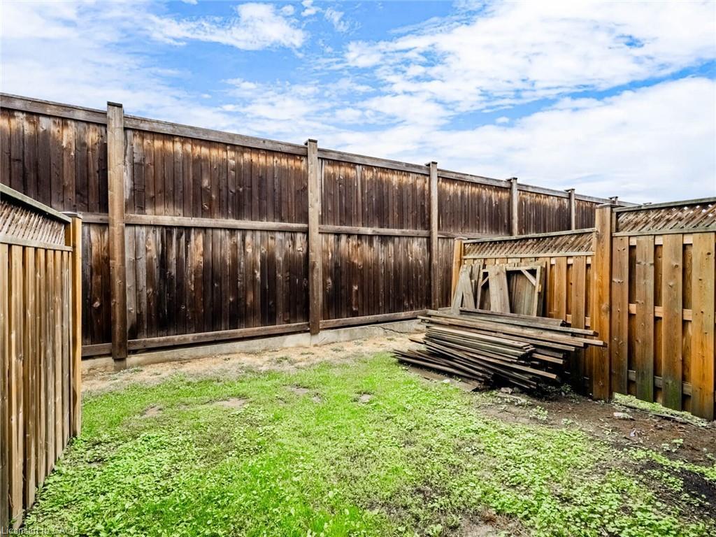 28-60 Bloom Crescent, Hamilton, ON - Outdoor