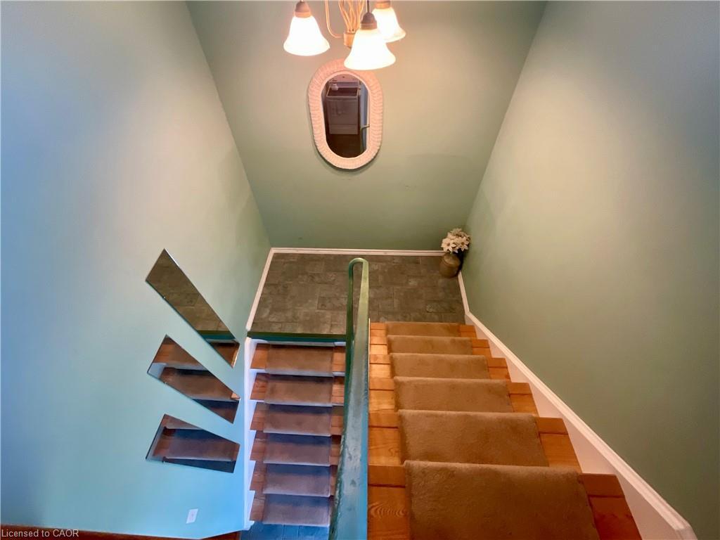 4 Rosanne Crescent, Hamilton, ON - Indoor Photo Showing Other Room