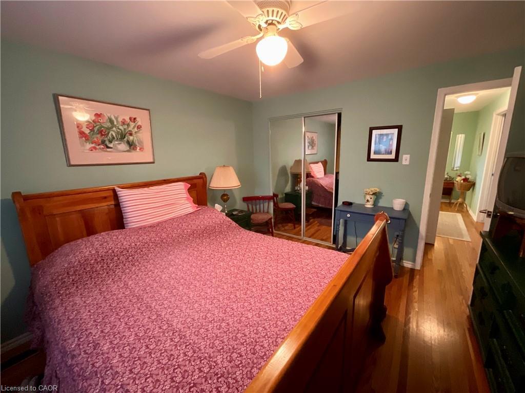 4 Rosanne Crescent, Hamilton, ON - Indoor Photo Showing Bedroom