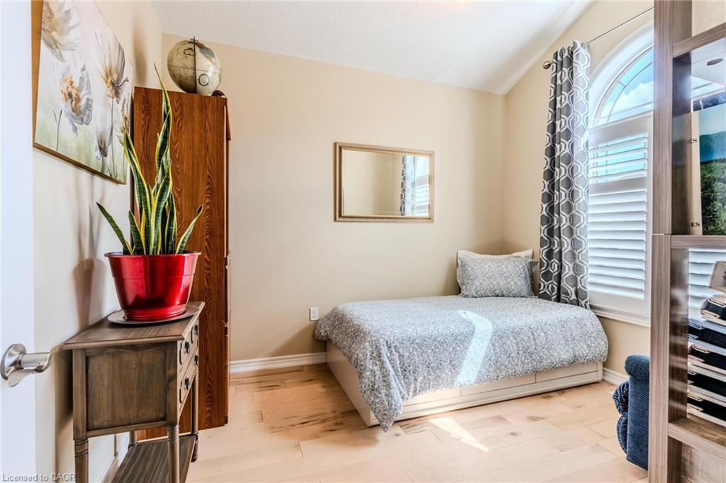 42 Cittadella Boulevard, Hamilton, ON - Indoor Photo Showing Bedroom