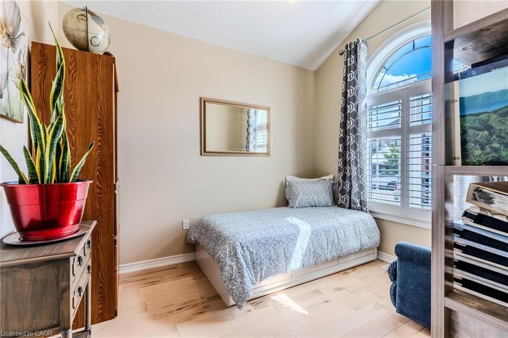42 Cittadella Boulevard, Hamilton, ON - Indoor Photo Showing Bedroom