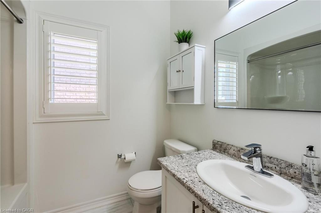 42 Cittadella Boulevard, Hamilton, ON - Indoor Photo Showing Bathroom