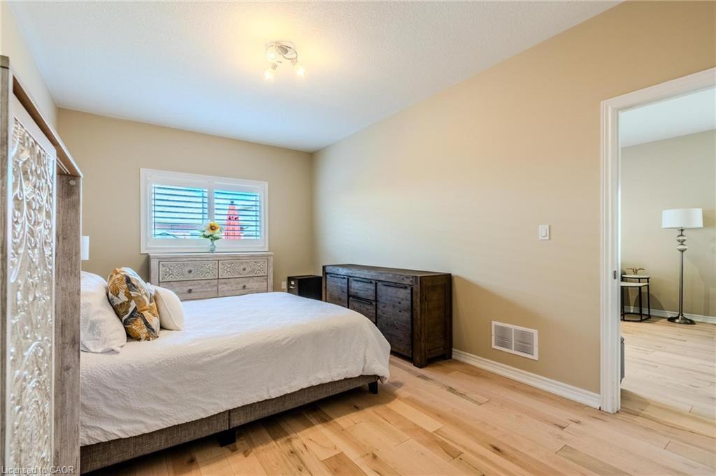 42 Cittadella Boulevard, Hamilton, ON - Indoor Photo Showing Bedroom