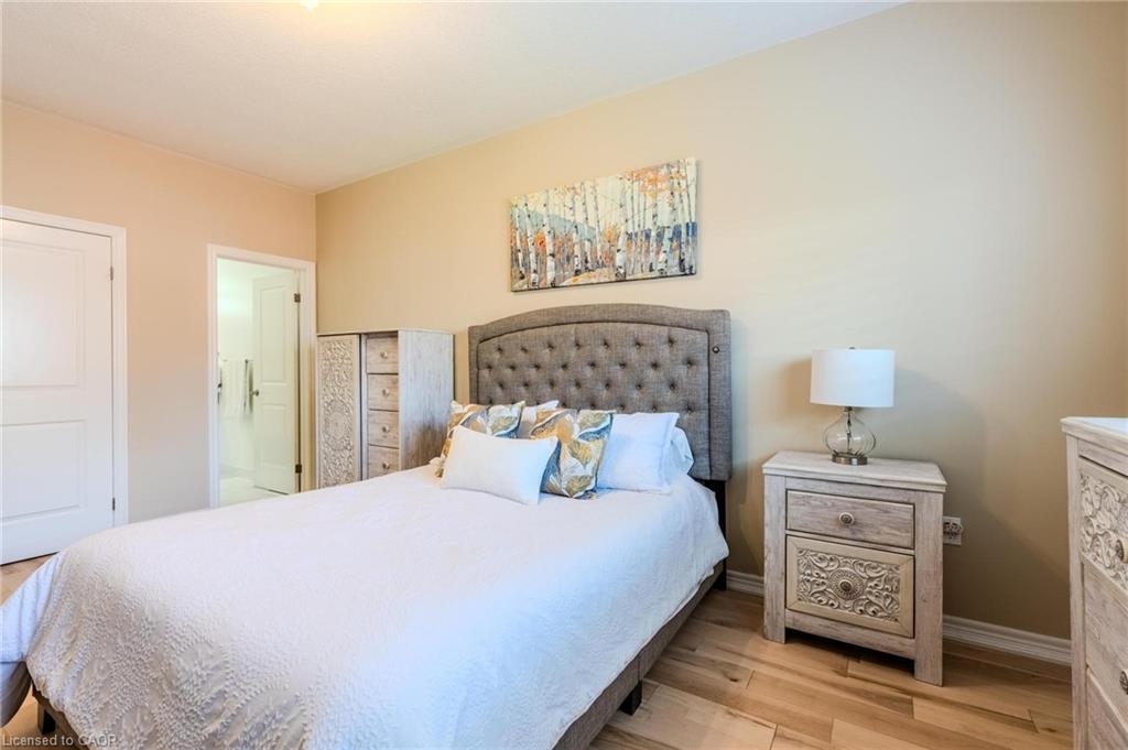 42 Cittadella Boulevard, Hamilton, ON - Indoor Photo Showing Bedroom