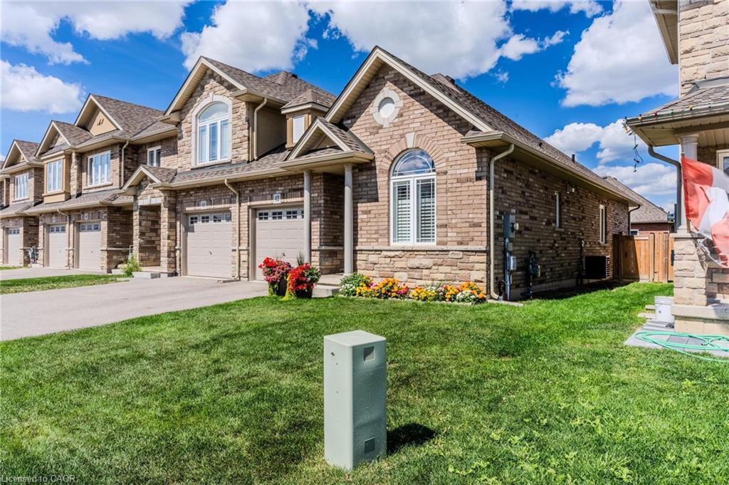 42 Cittadella Boulevard, Hamilton, ON - Outdoor With Facade