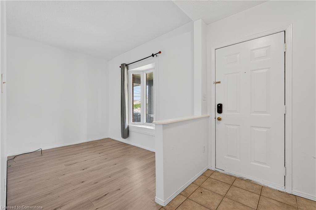 111 Hillyard Street, Hamilton, ON - Indoor Photo Showing Other Room