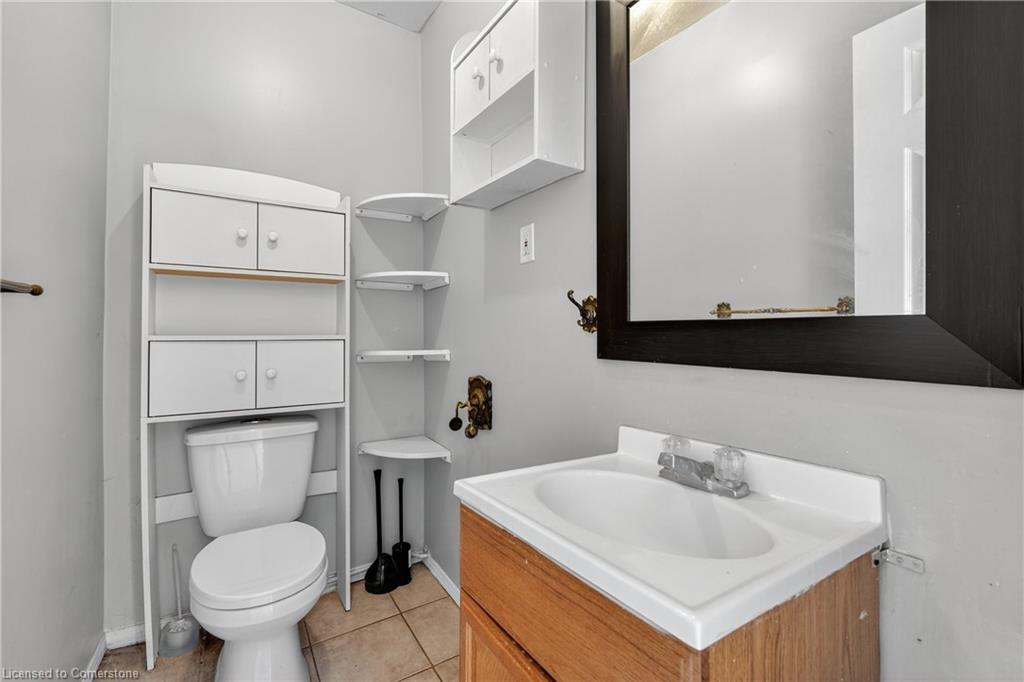 111 Hillyard Street, Hamilton, ON - Indoor Photo Showing Bathroom