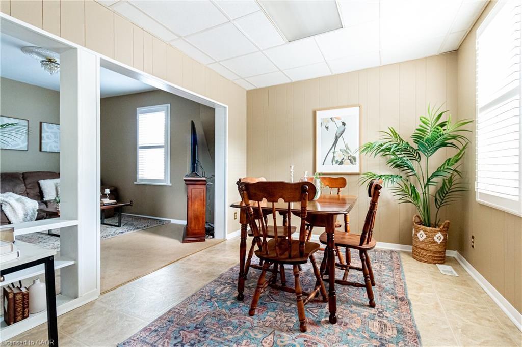 70 Poulette Street, Hamilton, ON - Indoor Photo Showing Dining Room