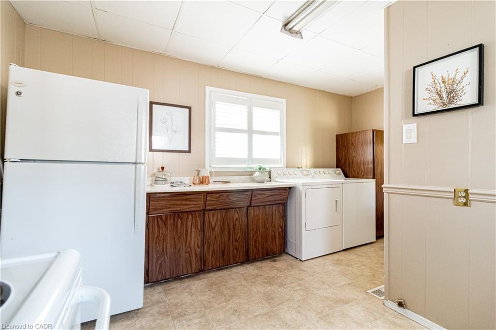 70 Poulette Street, Hamilton, ON - Indoor Photo Showing Laundry Room