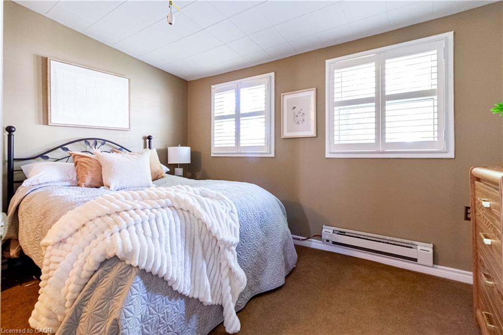 70 Poulette Street, Hamilton, ON - Indoor Photo Showing Bedroom