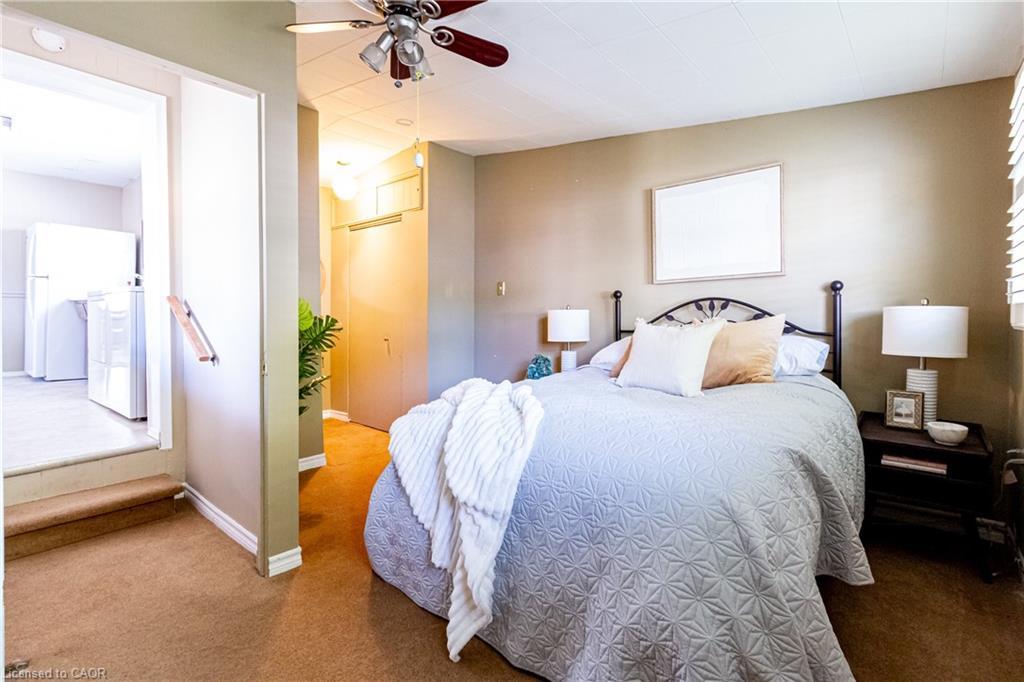 70 Poulette Street, Hamilton, ON - Indoor Photo Showing Bedroom