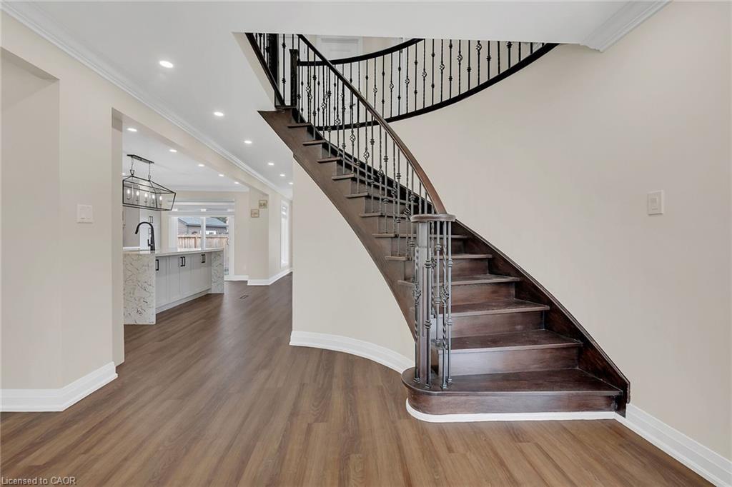 125 Valera Drive, Hamilton, ON - Indoor Photo Showing Other Room