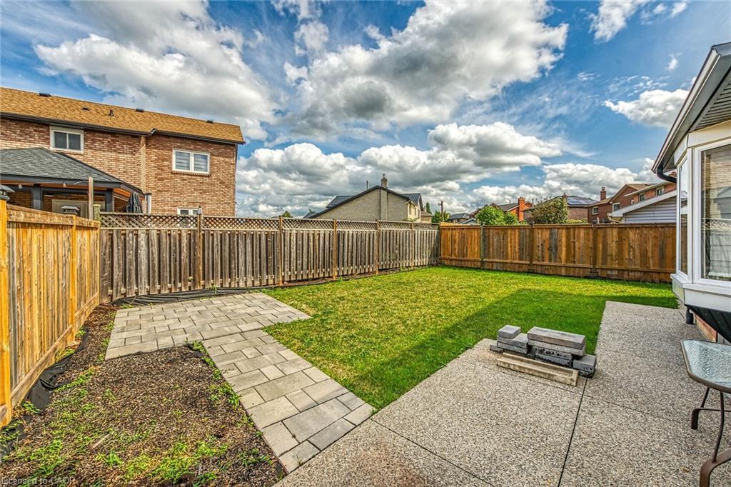 125 Valera Drive, Hamilton, ON - Outdoor