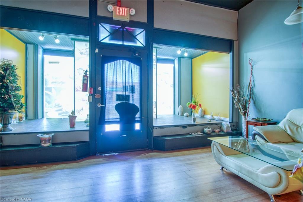 660 King Street E, Cambridge, ON