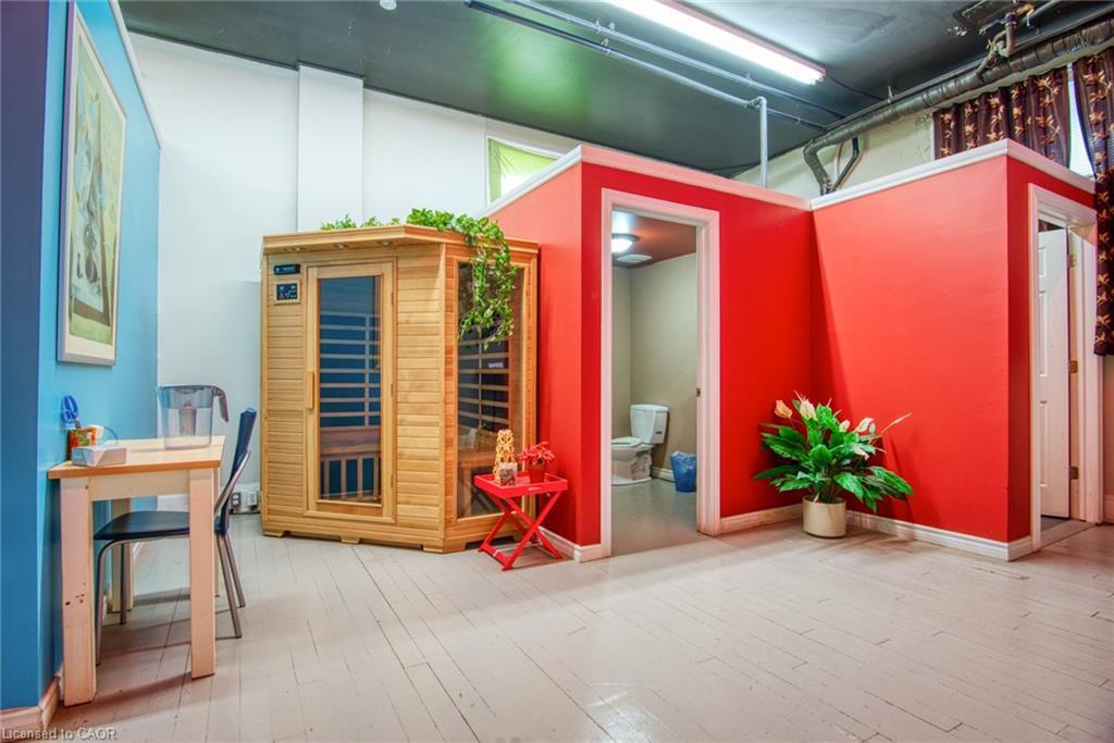 660 King Street E, Cambridge, ON