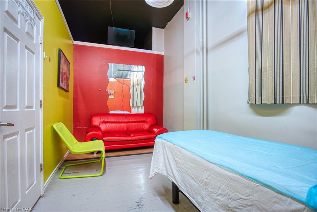 660 King Street E, Cambridge, ON