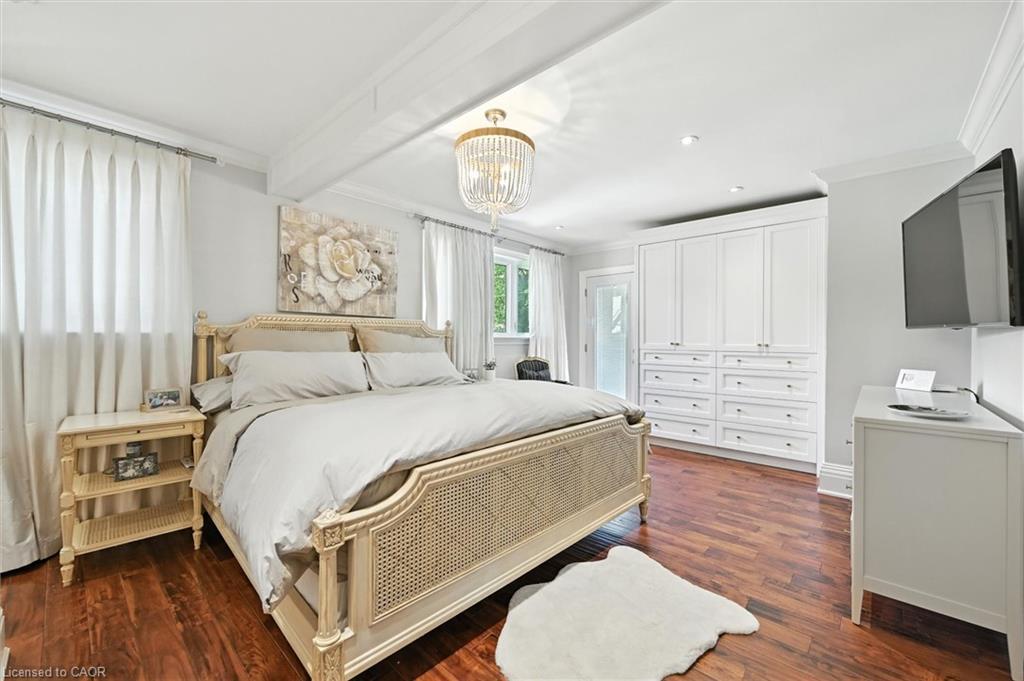 2209 Ghent Avenue, Burlington, ON - Indoor Photo Showing Bedroom