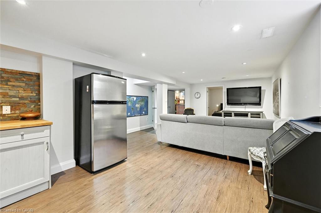 2209 Ghent Avenue, Burlington, ON - Indoor