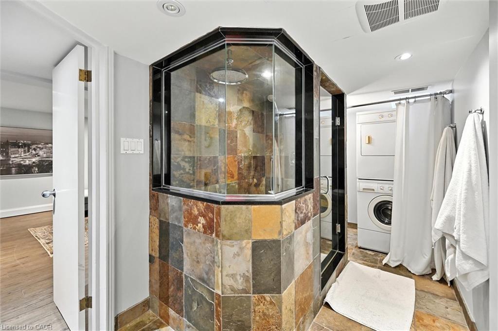 2209 Ghent Avenue, Burlington, ON - Indoor Photo Showing Laundry Room