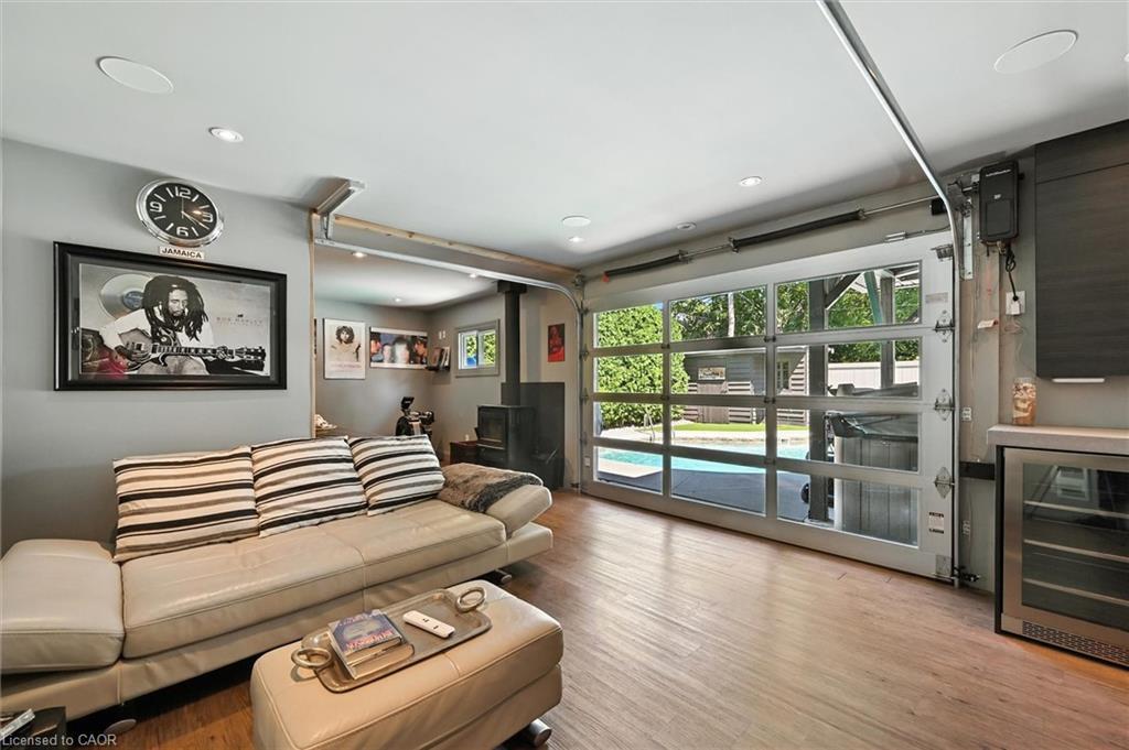 2209 Ghent Avenue, Burlington, ON - Indoor