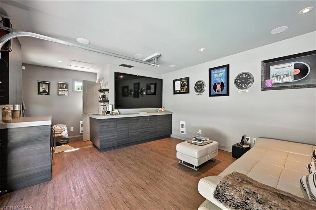 2209 Ghent Avenue, Burlington, ON - Indoor