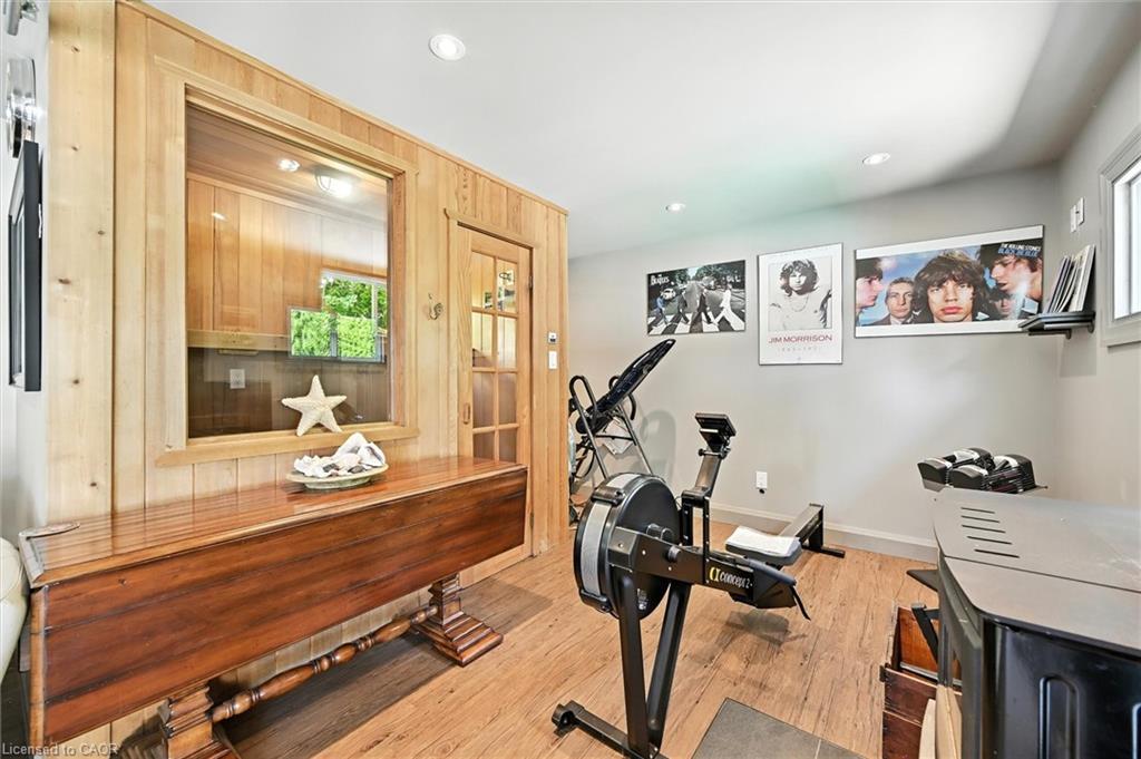 2209 Ghent Avenue, Burlington, ON - Indoor Photo Showing Gym Room
