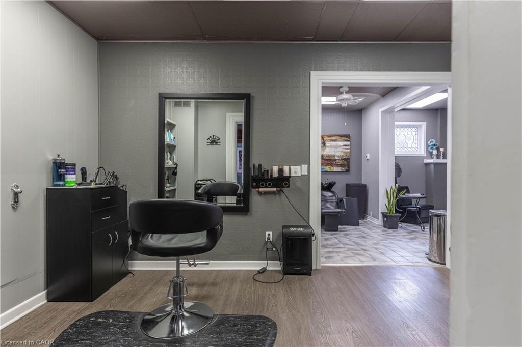 147 Geneva Street, St. Catharines, ON - Indoor