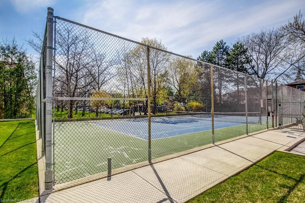 706-1201 North Shore Boulevard E, Burlington, ON - Outdoor